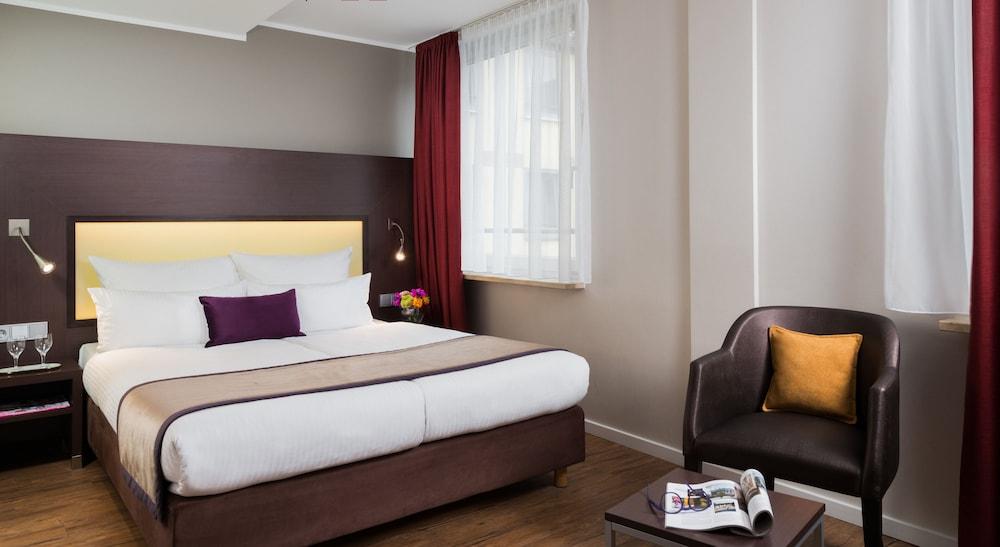 Leonardo Center 4*