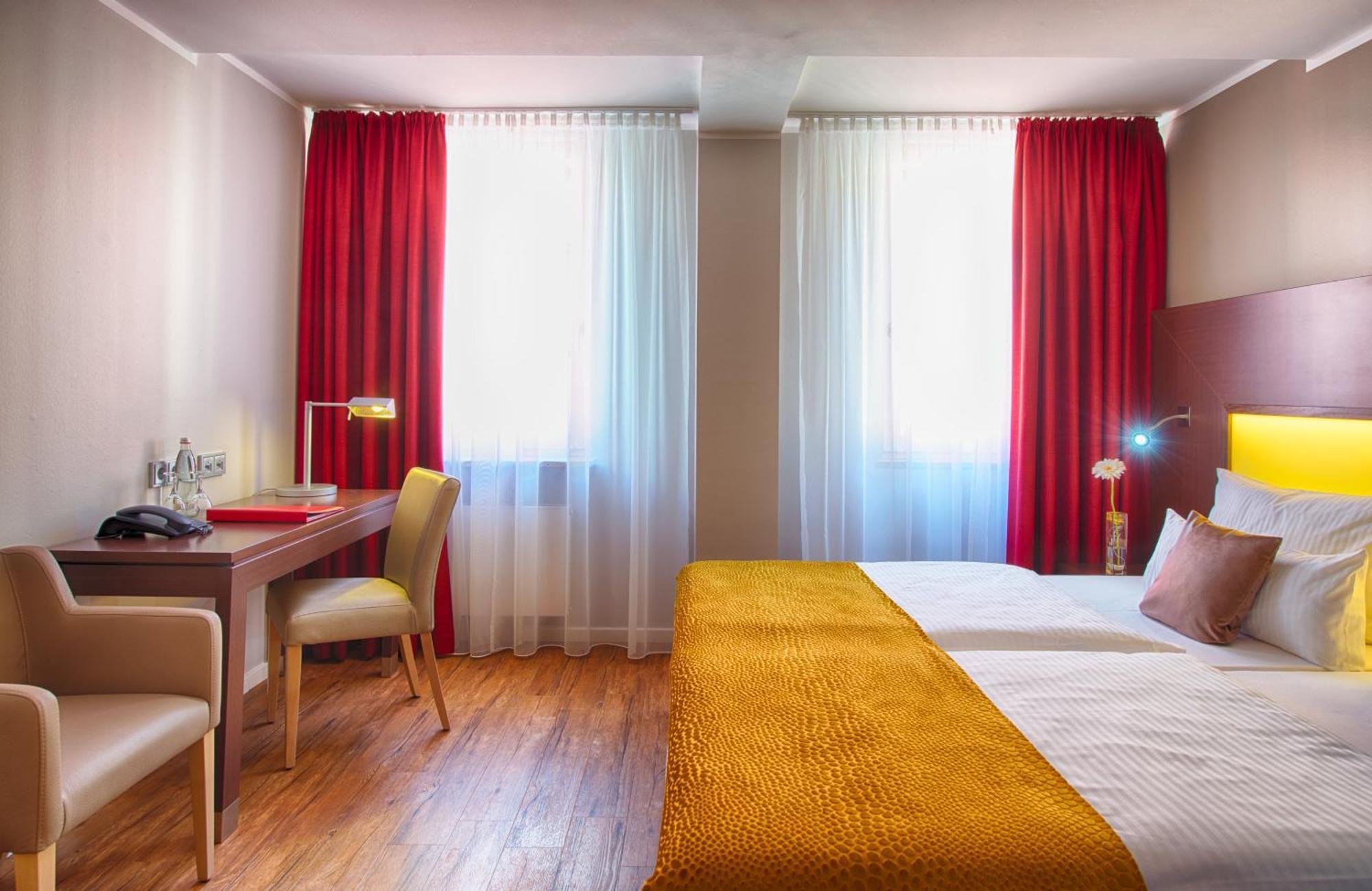 Leonardo Center Hotel