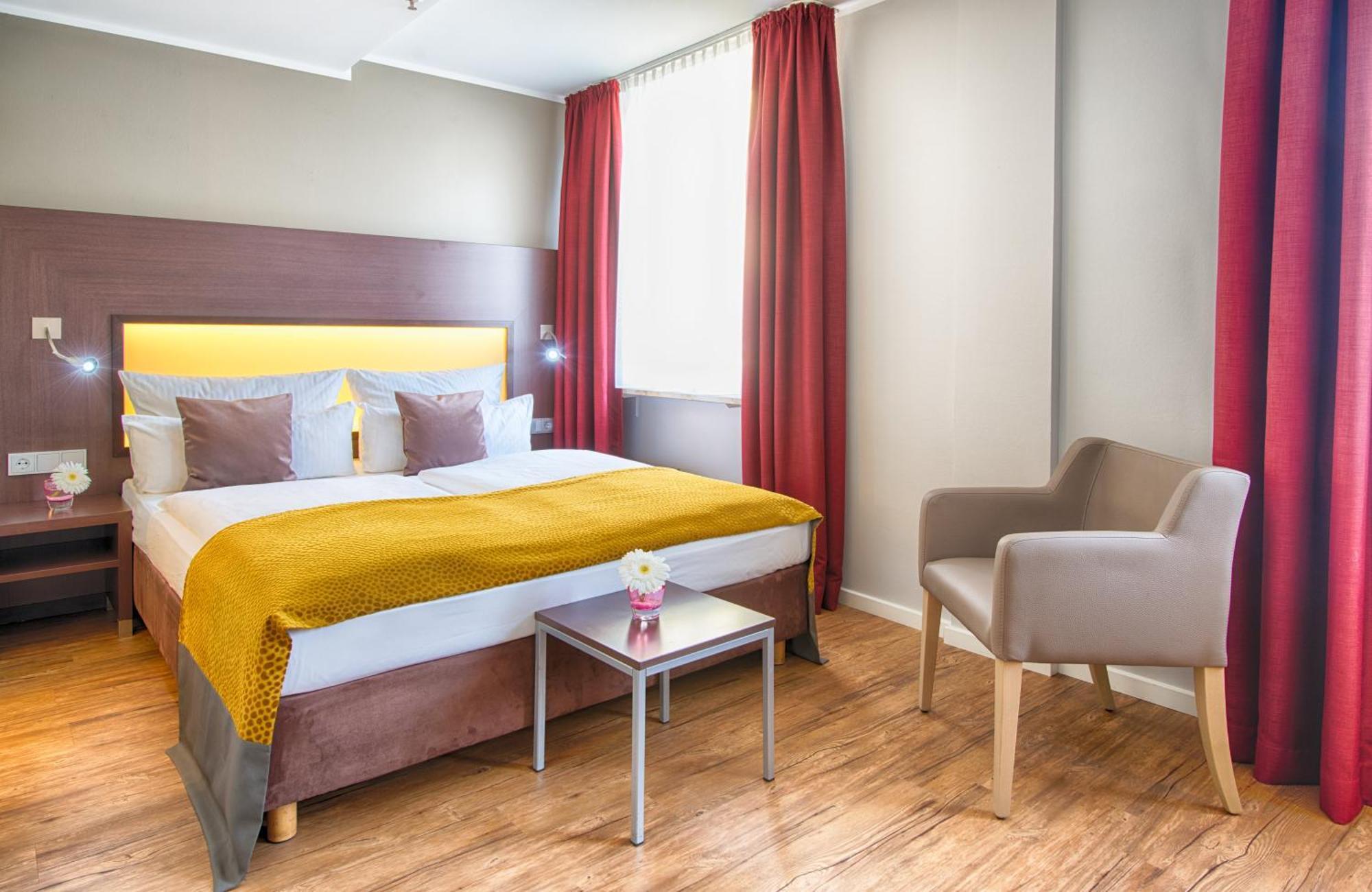 Leonardo Center 4*