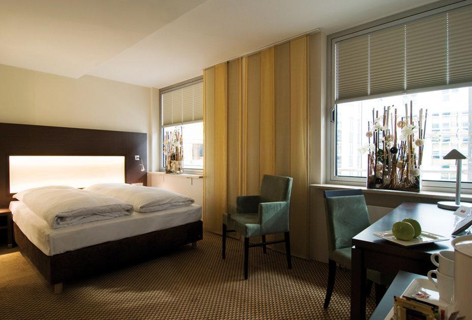 Leonardo Center 4*