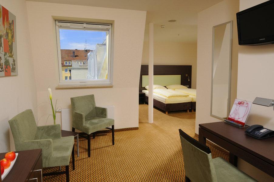 Hotel Leonardo Center 4*