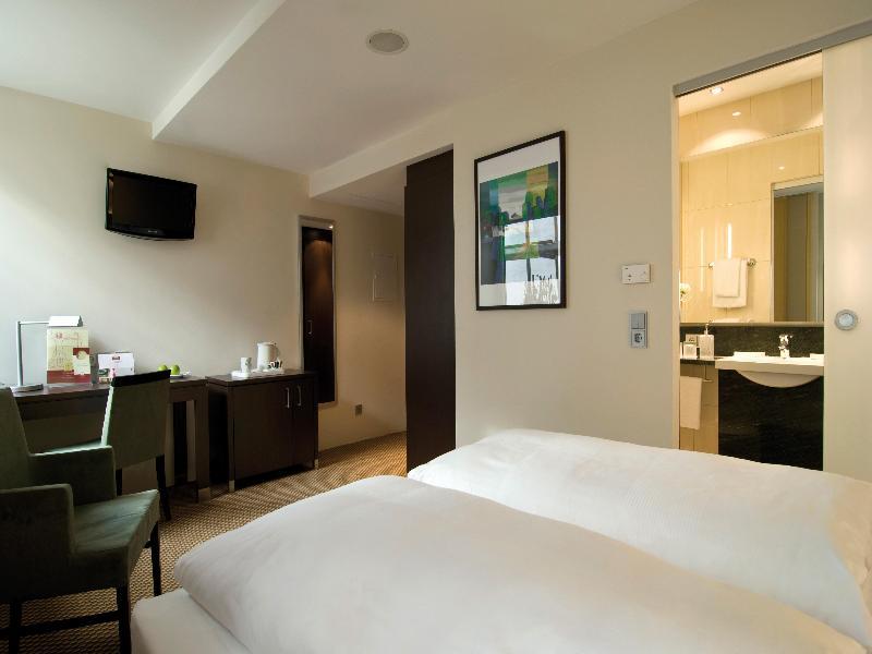 Leonardo Center 4*